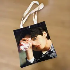 テテ V BTS ナイロンポーチ P1022V BTS V CELINE(1) ピンバッジ テテ テヒョン V | KPOWER