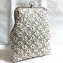 ハンドメイド　がま口ポーチ　化粧品ナプキン入れなど　刺繍花柄