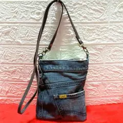 Item thumbnail for item bac15376-4d86-413e-b643-da5e6995ddc1