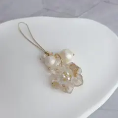 天然石ルチルクォーツ　さざれ石　お花のストラップ
