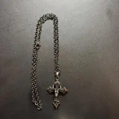 クロス型シルバー系ネックレス