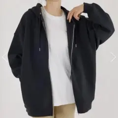 【UNISEX】エンボスBIG ZIPパーカー　タグ付き新品のサムネイル