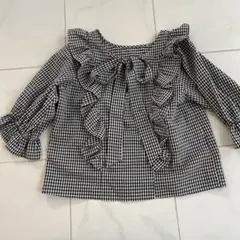 フリル付きギンガムチェックシャツ