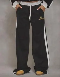 パンツ　ロング　ジャージ　ブラック 黒　白　ストライプ バイカラー　運動着