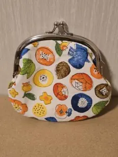 フルーツと花柄のがま口財布