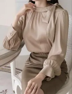 リボン付きベージュブラウス　shein