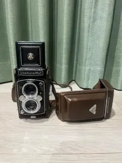 良品】YASHICA Mat ヤシカ マット 二眼レフ【動作確認済】 - メルカリ