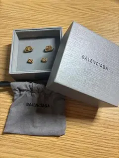 BALENCIAGA バレンシアガ ロゴ刻印モノグラム スタッド ピアス - メルカリ