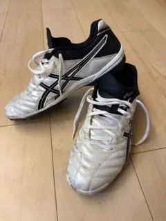 アシックス　サッカー、フットサルシューズ ホワイト/ブラック