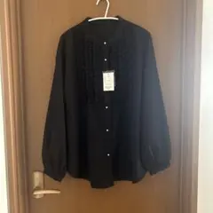 フリルブラウス