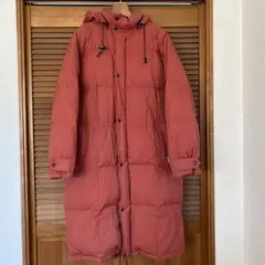 オレンジ ダウンジャケット