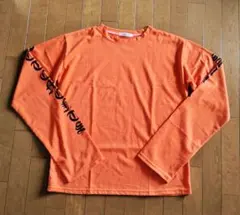 メンズ　オレンジ 長袖カットソー 袖プリント