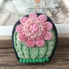 【値下げ】花サボテンブローチ 36 ハンドメイド