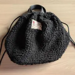 ハンドバッグ　ボアバッグ　巾着バッグ　ブラック