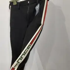 GUCCI グッチ 現行 ブラック ジーンズ GGロゴ オシャレデザインのサムネイル