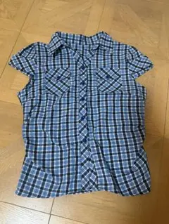 青と白のチェック柄半袖シャツ