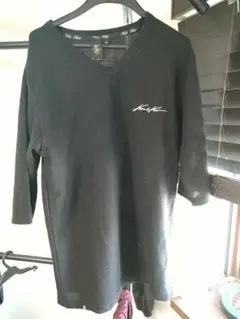 KARL KANI vネックのサムネイル