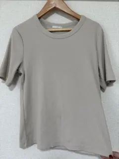 ベージュ 半袖 Tシャツ リブ素材