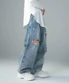 アドラー　ケミカルウォッシュ ダメージデニムパンツ　sサイズのサムネイル