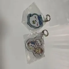 ちいかわ　ハチワレ　アクリルキーホルダ２点