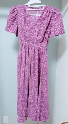 花柄Vネック半袖ロングワンピース