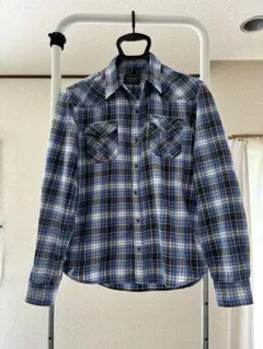 青系チェック柄長袖シャツ