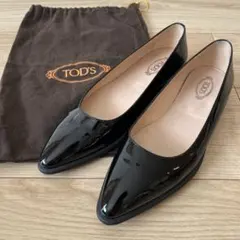 TOD'S エナメル パンプス ブラック　36.5のサムネイル