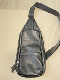 CK レザー ボディバッグ