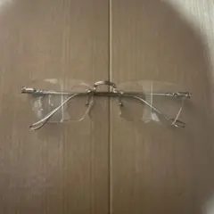 シルバー リムレスメガネ