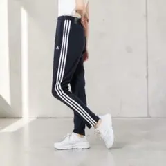 新品★adidasアディダス トラックパンツ ジャージパンツ レディースM ①
