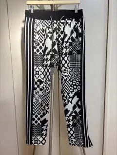 needles チェッカー柄 総柄 トラックパンツ 大森元貴着用 - メルカリ