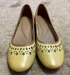 Clarks イエローフラットシューズのサムネイル