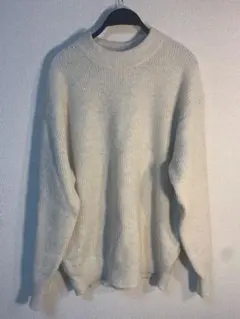 ユニクロクリーム色リブ編みクルーネックセーター