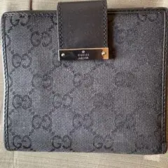 GUCCI ブラック GGパターン 二つ折り財布