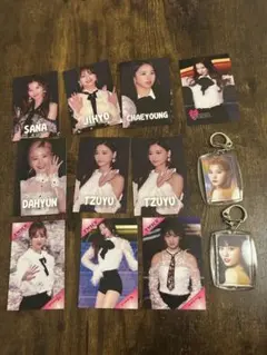 TWICE カード10枚 キーホルダー2個