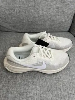 Nike レボリューション8 HJ8485 103 24センチ　スニーカー