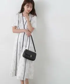 【美品】プロポーションボディドレッシング＊配色ライン花柄ワンピース