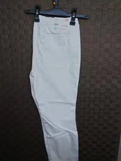 新品未使用　ユニクロ　イージークロップドレギンスパンツ　白　ホワイト　XXL