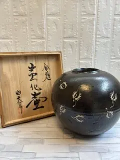 s*6様 梨地時代金工花器 松竹梅象嵌 在銘 共木箱付き - メルカリ