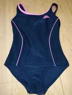 adidas 女の子用ワンピース水着 ブラック/ピンク　140サイズ