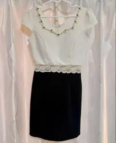 ホワイト・ブラック タイトフィットドレス