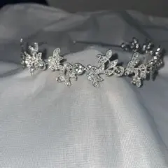 ヘッドドレス　ティアラ　シルバー　クリスタル　ウェディング　パーティ