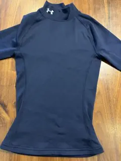 Under Armour ネイビー アンダーシャツ キッズ