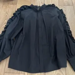 美品　フリル付き黒長袖ブラウス RUIRUE BOUTIQUE