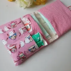 2点目200円引き　ボタンもシマエナガ　サニタリーケース　ポーチ　ハンドメイド