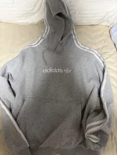 adidas グレー パーカー