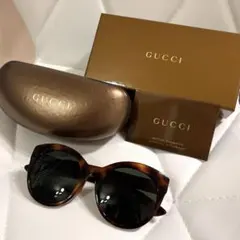 GUCCI GGロゴ タイガーヘッド キャットアイサングラス　グッチのサムネイル