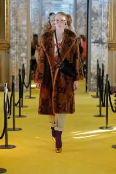 着画あり GUCCI 19ss GGキャンバス フレアスラックスパンツ - メルカリ
