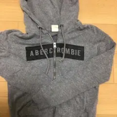 アバクロ　パーカー
