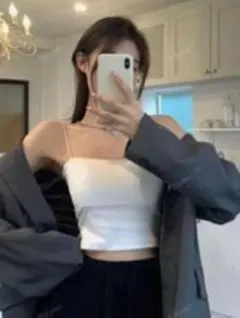 白キャミソール　トップ